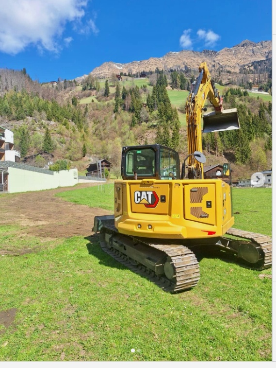 Kultivierungs und Humusierarbeiten 🌱 @caterpillarinc @zeppelin_oesterreich