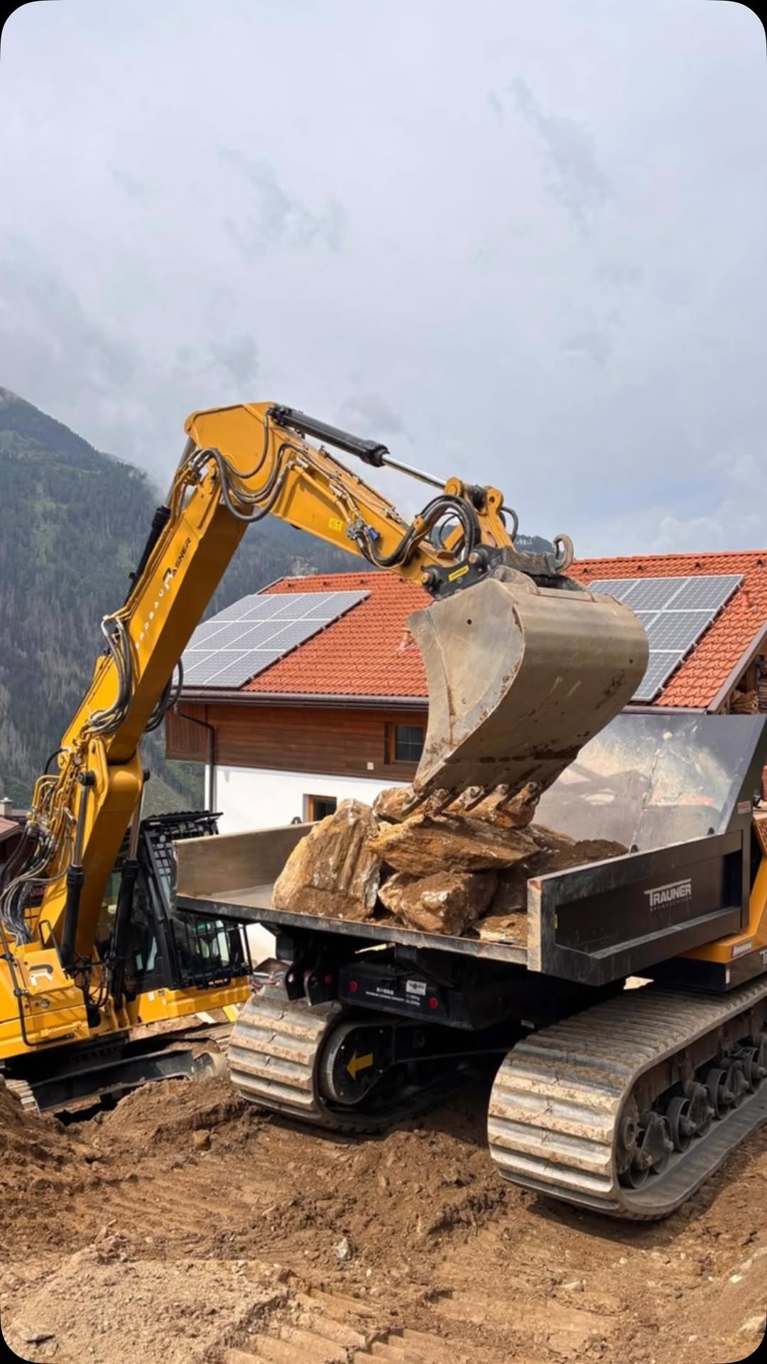 Voller Einsatz am Bau 🚧 #Caterpillar